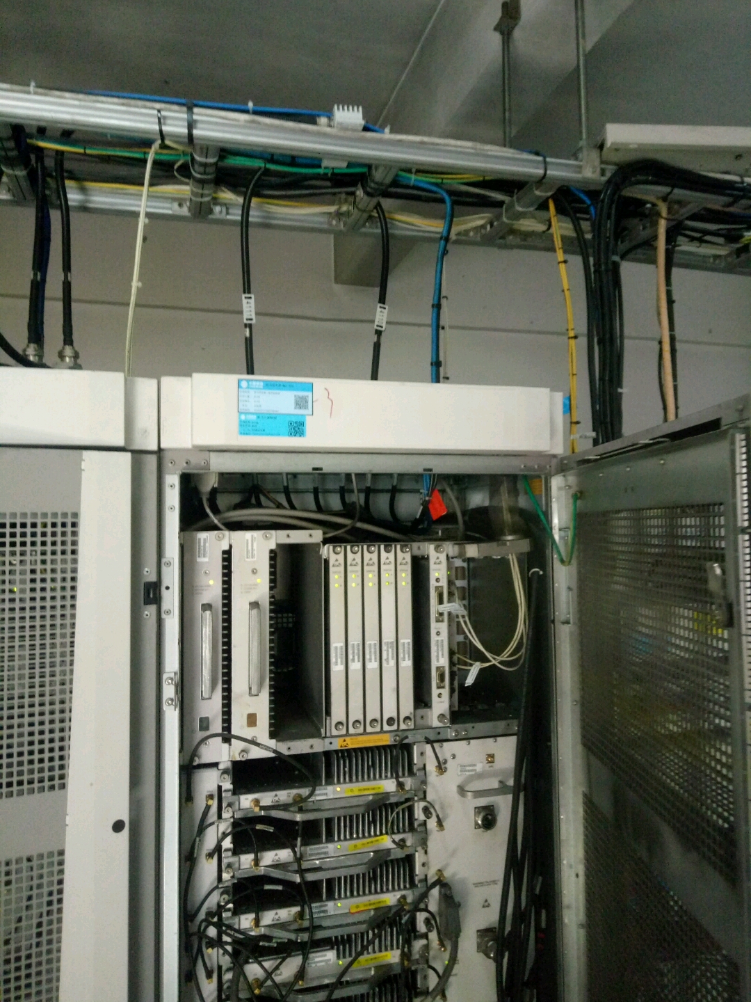 CQ9电子机房旧改换新颜(图1)