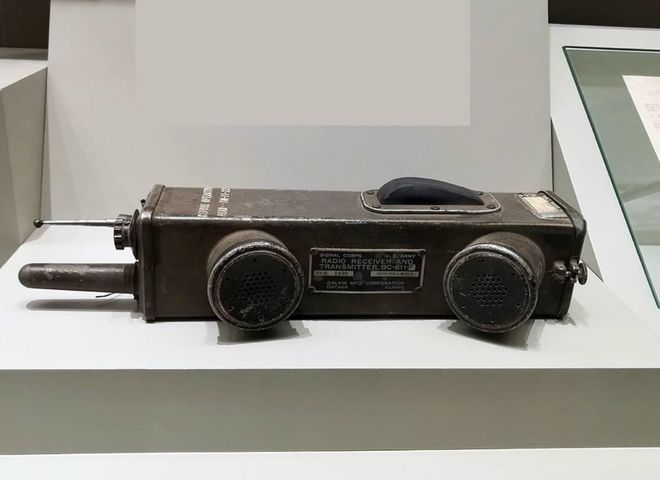 二战各国军队最常用CQ9电子的通讯设备美国40年代就用“大哥大”(图10)