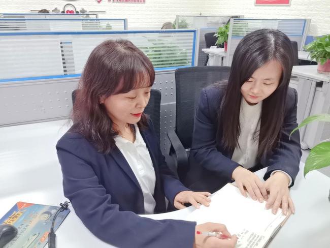 CQ9电子陕西咸阳联通VIP客户经理李莉：品质服务铸就非凡(图3)