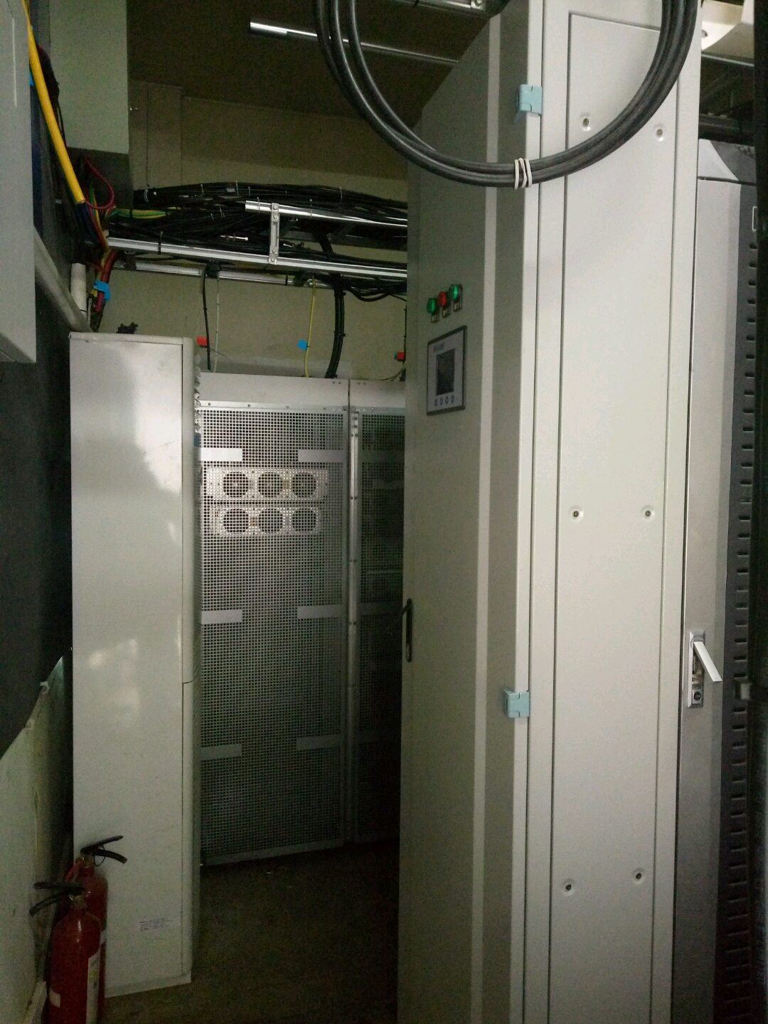 CQ9电子电信机房-数据中心机房介绍(图1)