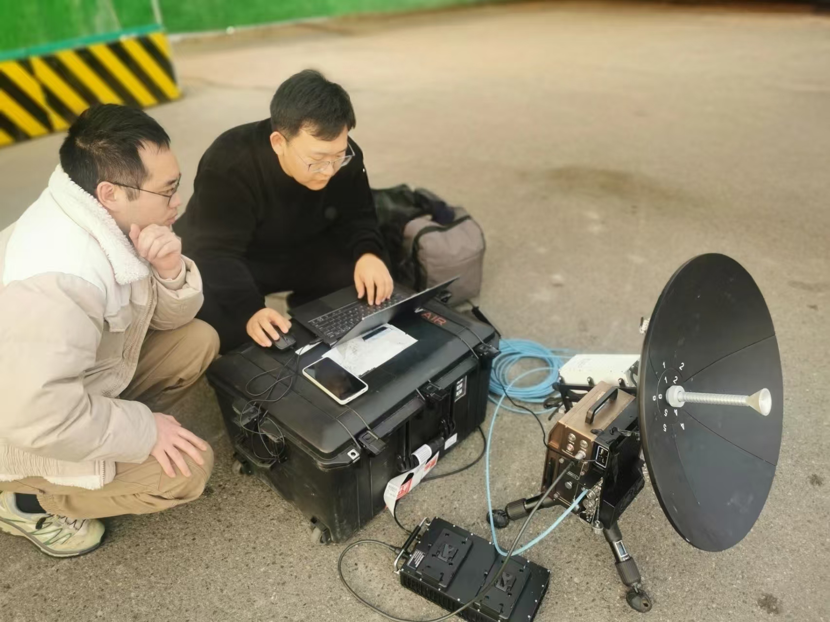 CQ9电子【抗震救灾 央企行动】全力救援！中国电科架起西藏地震灾区通信“桥梁”(图3)