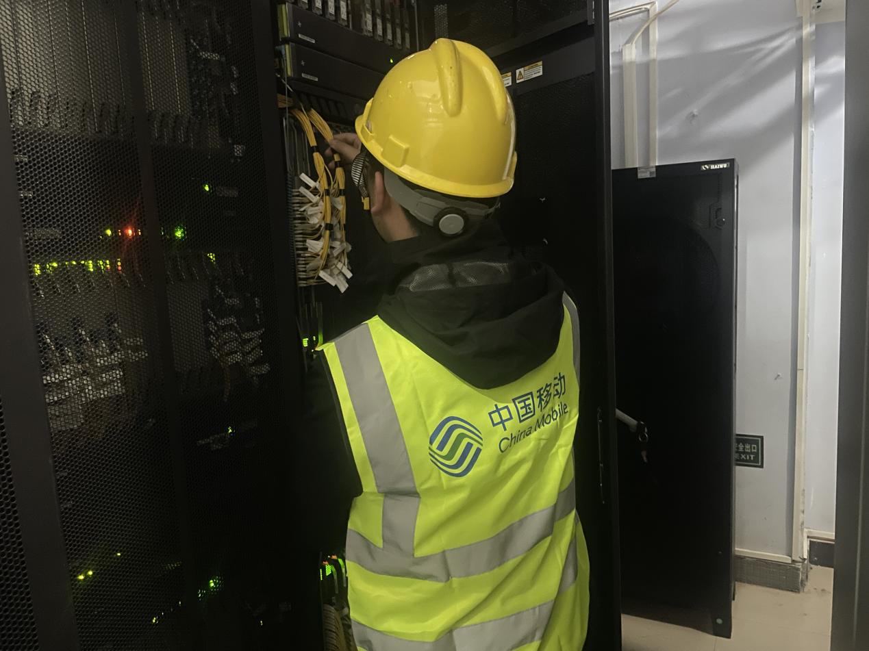 CQ9电子山东移动临沂分公司：机房隐患“精细排查”护航春节通信畅通(图2)