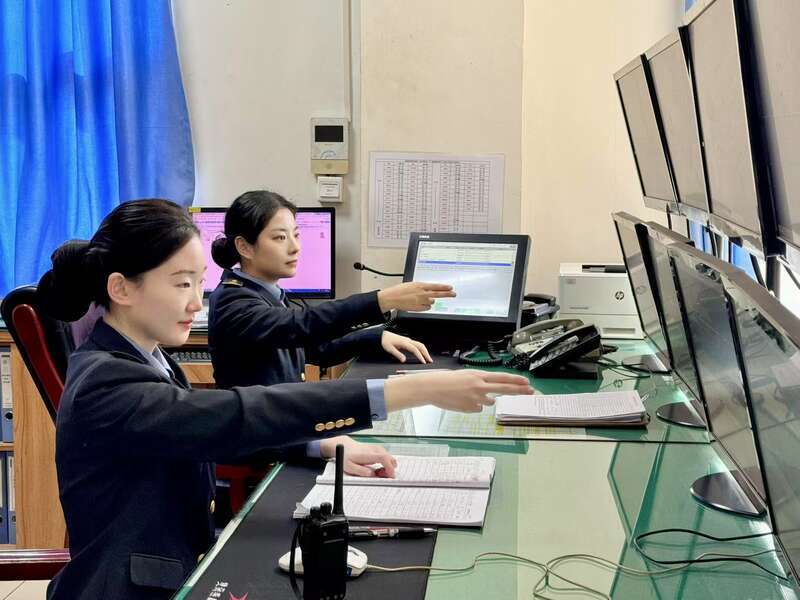 宣绩高铁开通后CQ9电子首个春运 这群青年保驾护航(图1)