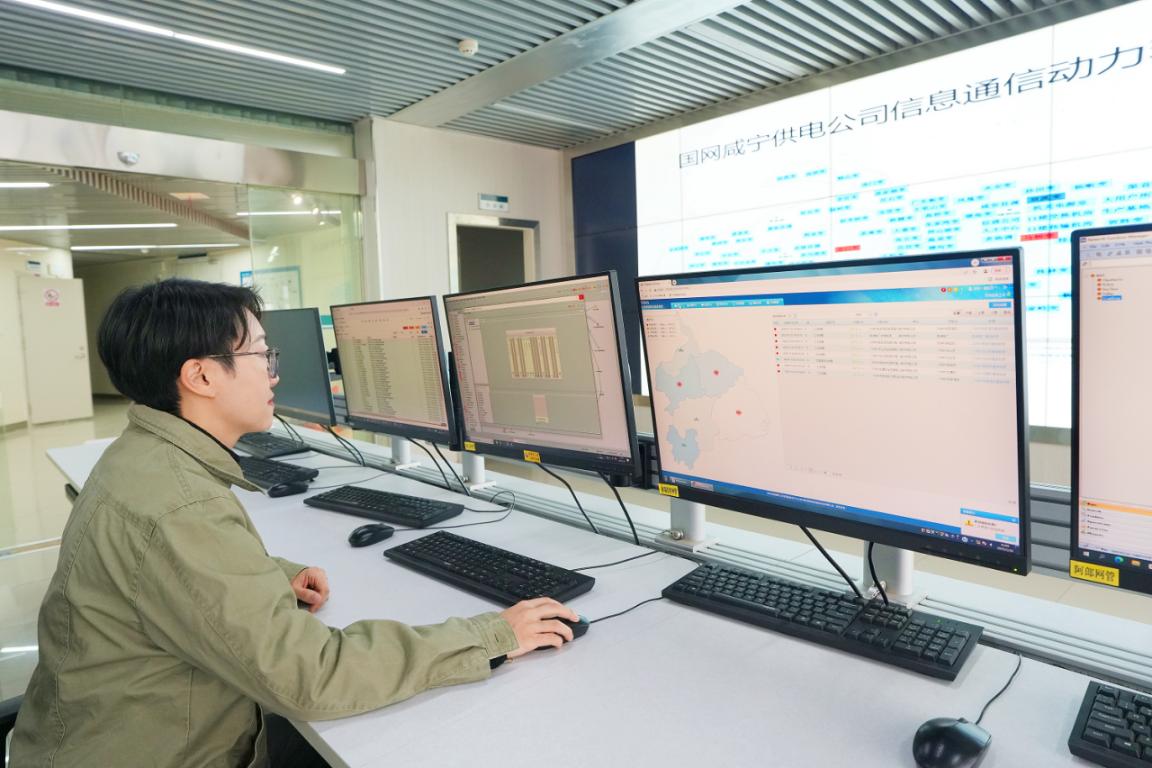 CQ9电子紧急抢修！电力“卫士”守护电网通信生命线(图1)