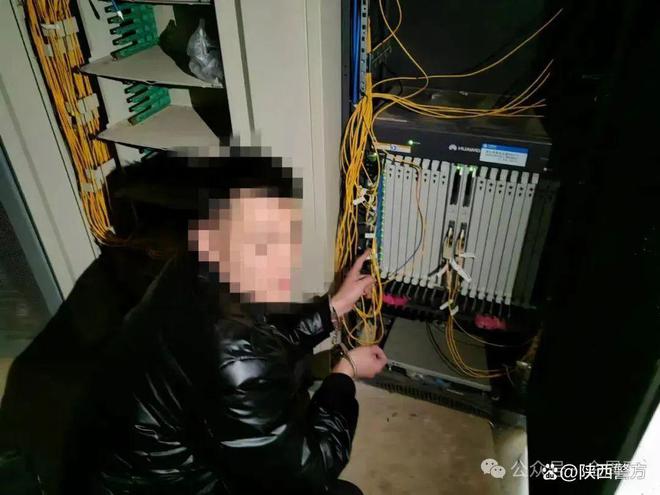盗窃通讯设施导致500CQ9电子多人断网2人被周至警方抓获！(图2)