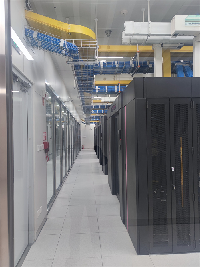 CQ9电子迈向数智化新纪元：中兴通讯董事长李自学聚焦AI算力生态的未来(图1)