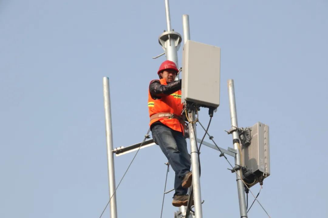 日媒：大阪通过一项防止老年人遭遇电CQ9电子诈条例规定严禁老人在ATM机前打电话(图1)