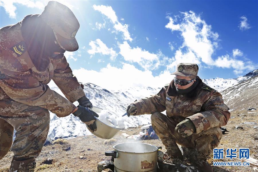 情注一缆通滇藏——记某信息通信基CQ9电子地四营五连连长翁春芳(图4)