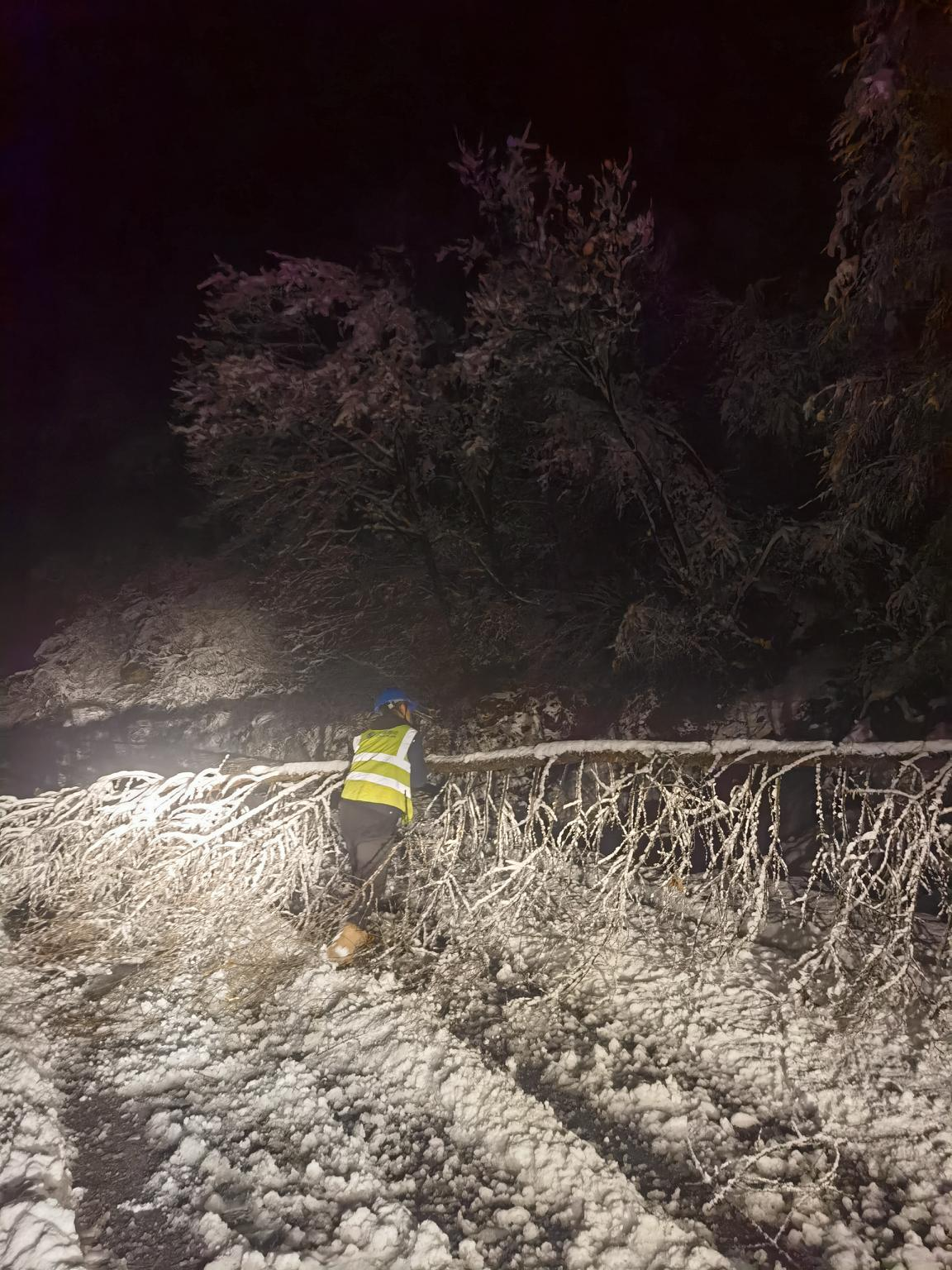 辽宁移动全力做CQ9电子好大风暴雪极端天气通信保障工作(图4)