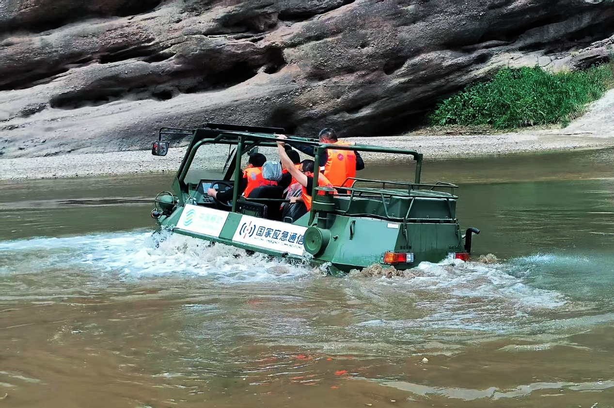 CQ9电子硬核防汛装备上线 陕西汛期应急通信保障再添“黑科技”(图1)