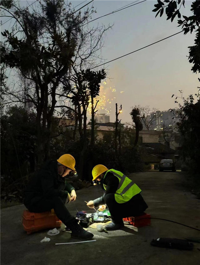 CQ9电子大盘延续震荡反弹格局 跨境支付、5G-A有望崛起(图1)