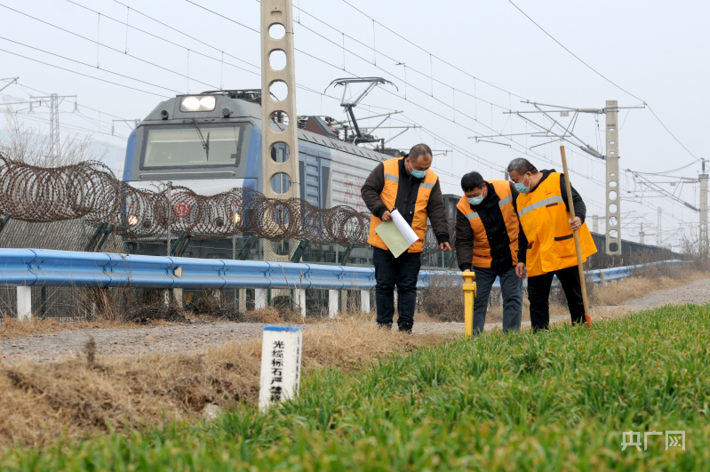 【新春走基层】CQ9电子郑州通信段：夯实设备基础 确保春运安全(图4)