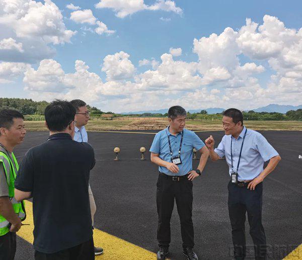 CQ9电子民航安徽监管局对池州、黄山机场开展暑运安全督查(图2)