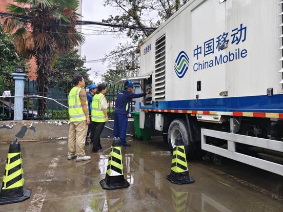 暴雨来袭！中国移动河南公司严阵CQ9电子以待 迎汛出击(图4)
