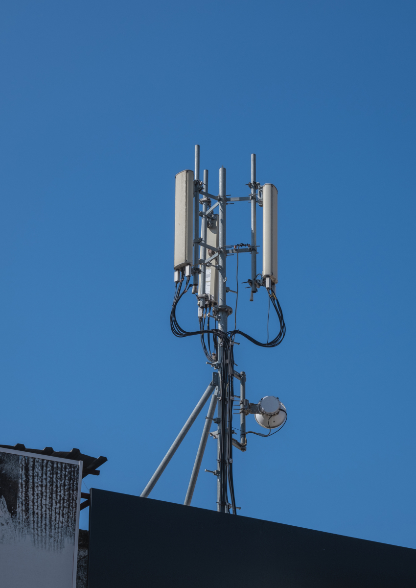 CQ9电子乘AI之风算力、终端业务有望开启新一轮增长(图1)