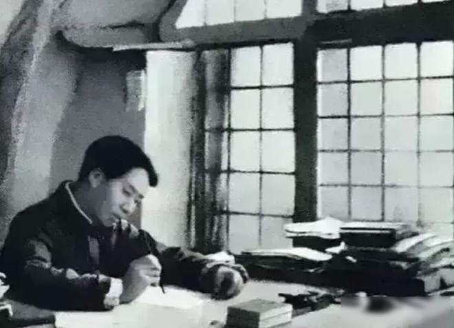 1952CQ9电子年中南海的静音令军委搬家背后的较量搬字背后的国家心跳(图1)