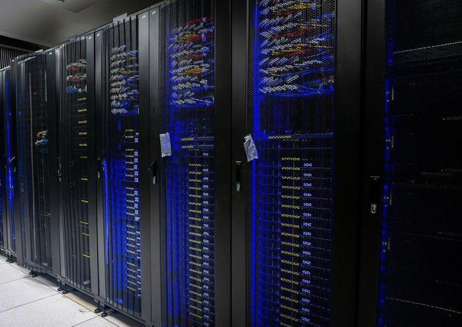 IDC机柜租用如何收费？苏州八大机房42U机柜 100M带宽租用价格？CQ9电子(图1)