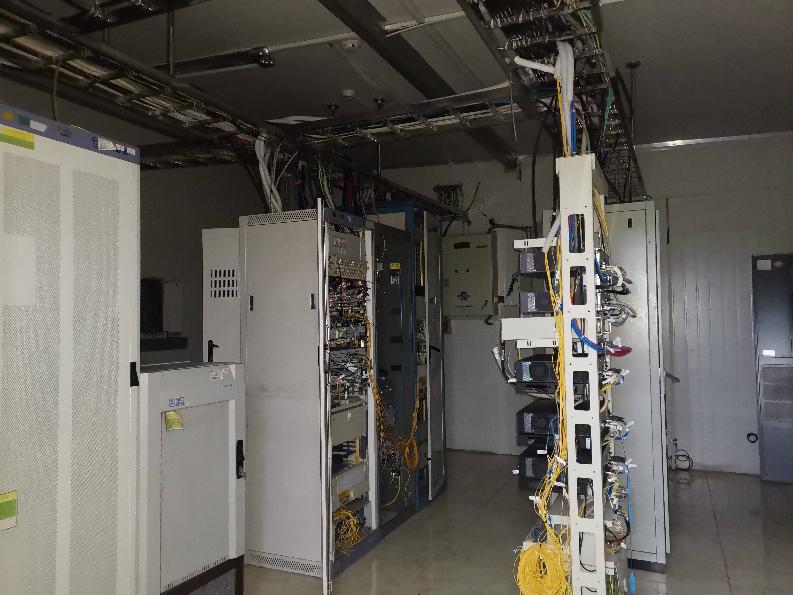 CQ9电子高新兴跌212%成交额708759万元主力资金净流出76701万元(图1)