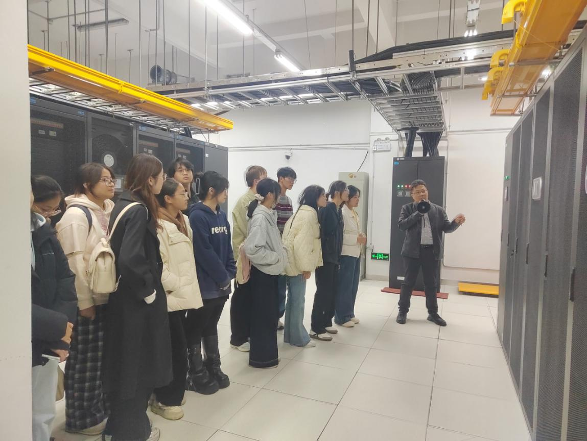 通信新生走进六安CQ9电子移动 智算实践开启行业认知(图1)