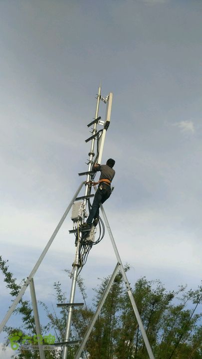 CQ9电子广发纳斯达克100ETF覆盖全球科技龙头但国泰通信设备ETF聚焦AI算力细分(图1)