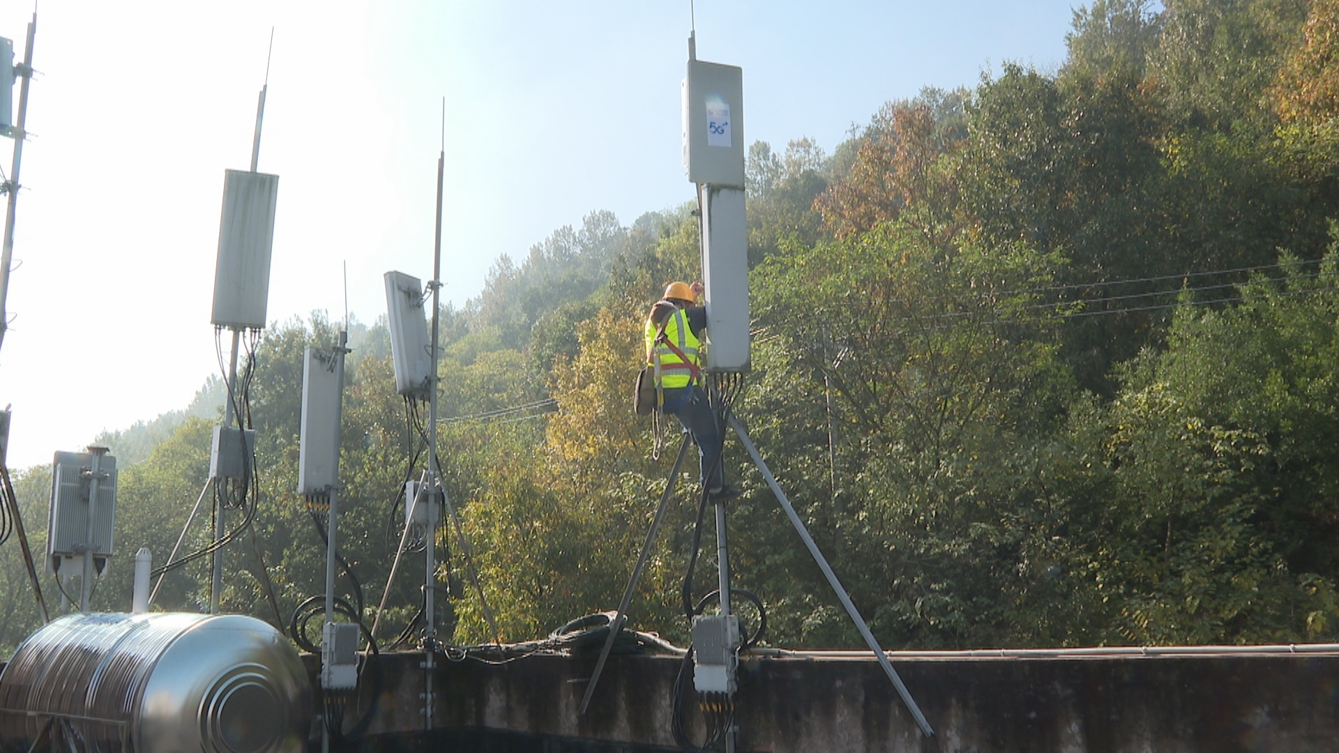 20CQ9电子25年铜仁累计建成5G基站超14万个(图1)