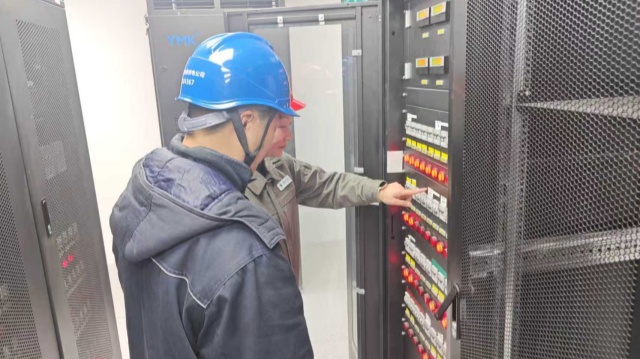 国网汝南县供电公司：开展机房特巡 保障设备安全稳定CQ9电子运行(图1)