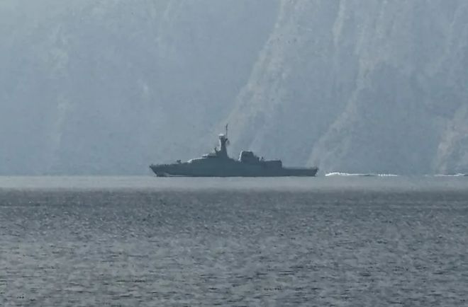 泰国海军：一艘悬挂泰国国旗的货船在霍尔木兹海峡遭炮火袭击船舱严重受损现场画面曝光CQ9电子(图3)