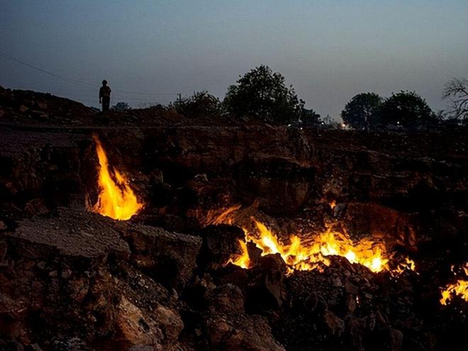 因祸得福！烧129年的地下火被CQ9电子灭新疆凭空多了个金饭碗(图4)