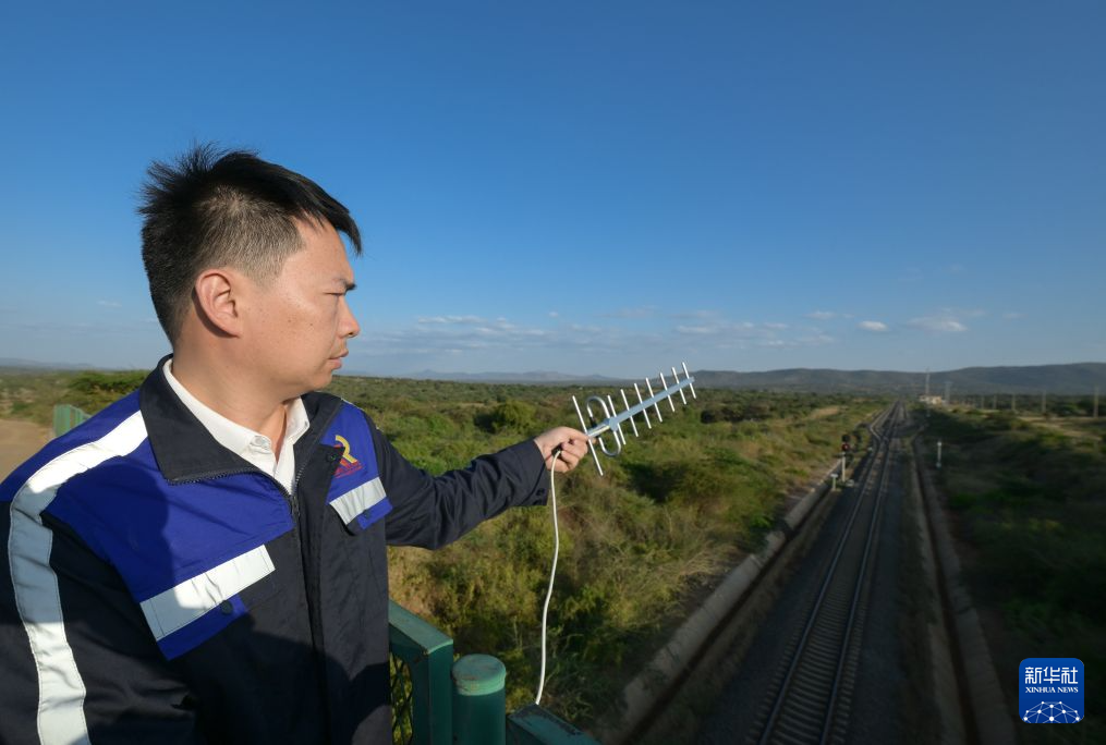 八年青春守护蒙内铁路“信息生命线CQ9电子”——通信工程师周俊兵(图4)